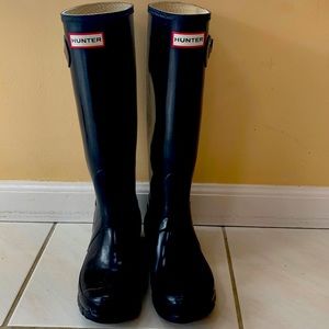 Black Tall Original Gloss Skinny Leg Hunter Rain Boots size 7 in g.c.